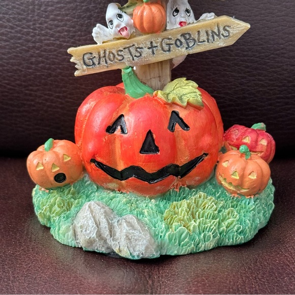 Scarecrow with Ghosts and Jack O’ Lanterns - Vintage Halloween Figurine - Picture 6 of 16